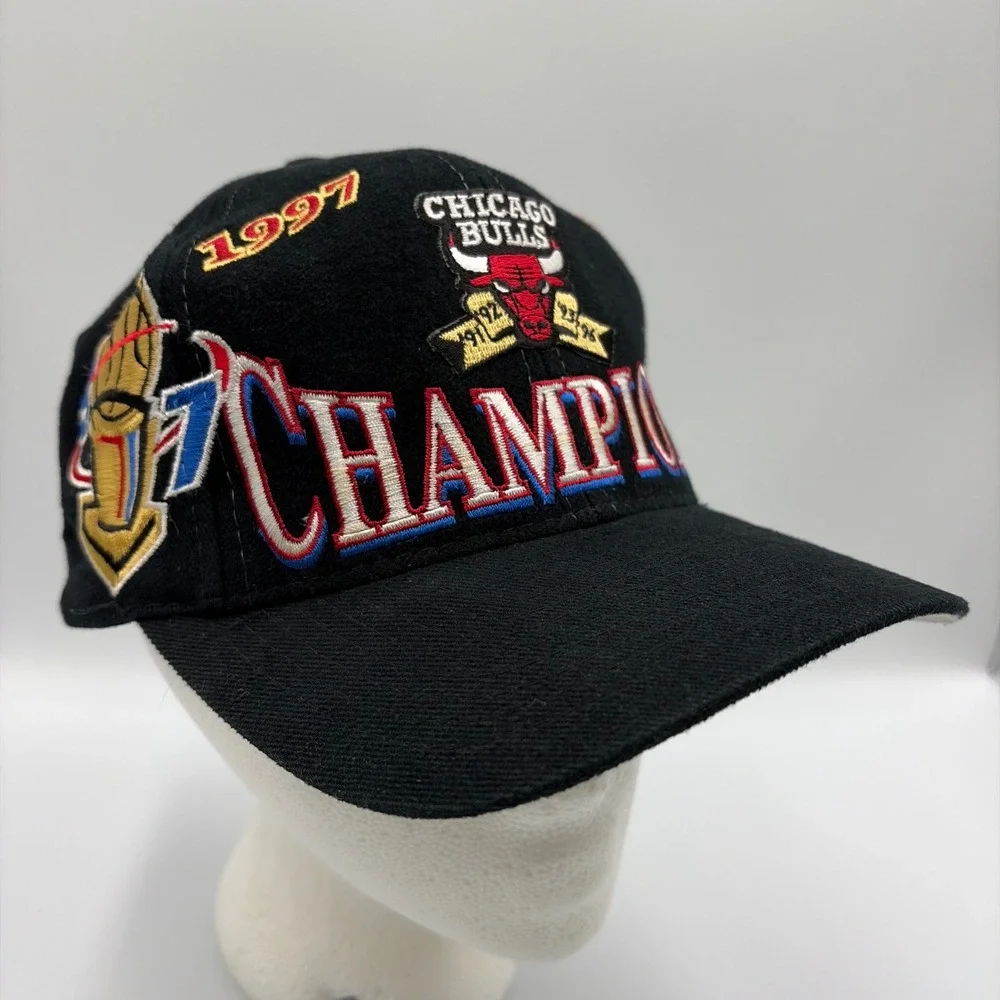 Vintage Chicago Bulls Snapback Hat Mens OSFA Black NBA Basketball 1997 Champions